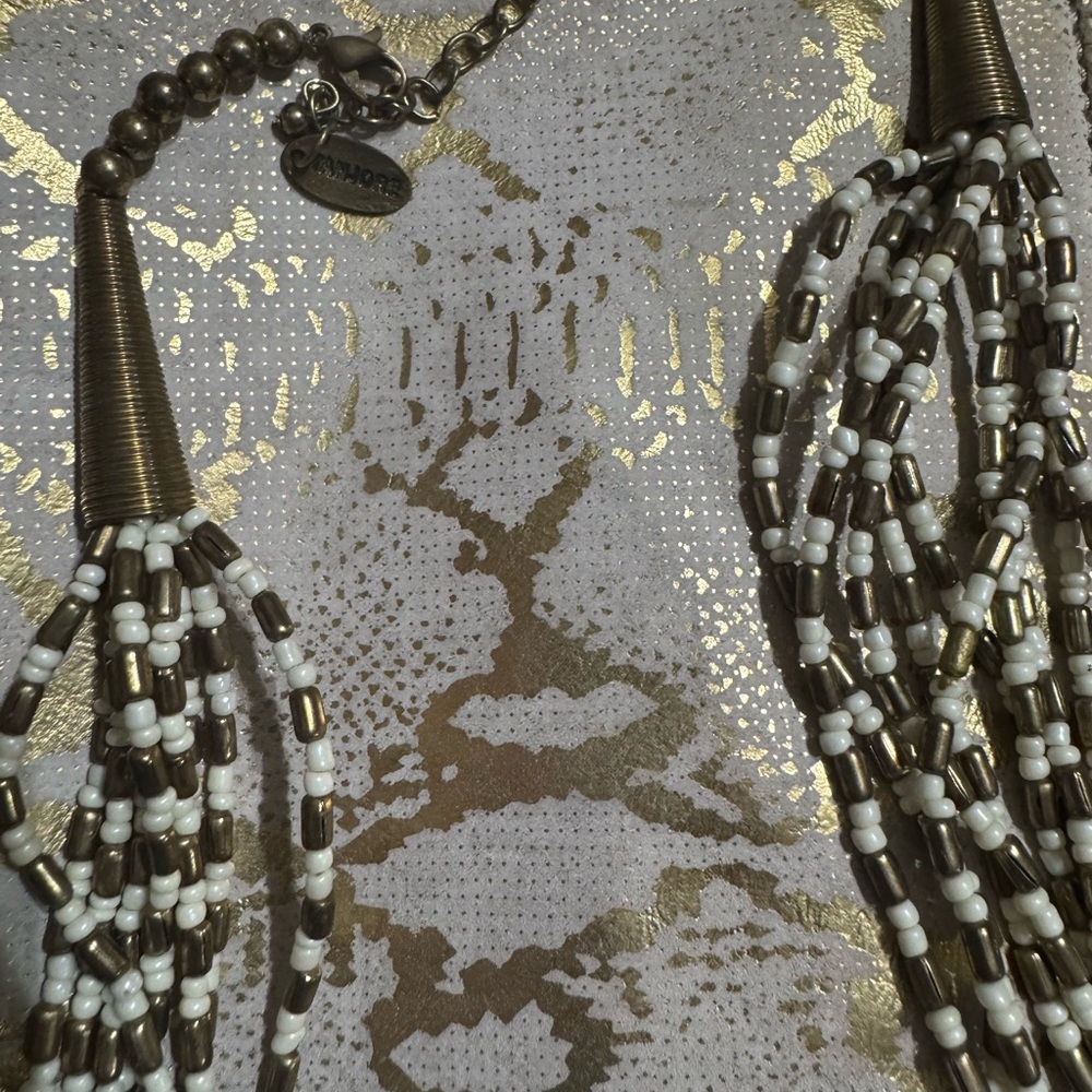 Elegant Beaded Necklace in Metallic and White